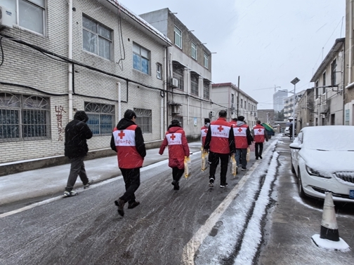 淮南市红十字会积极应对低温雨雪冰冻灾害12