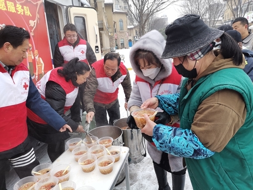 淮南市红十字会积极应对低温雨雪冰冻灾害3