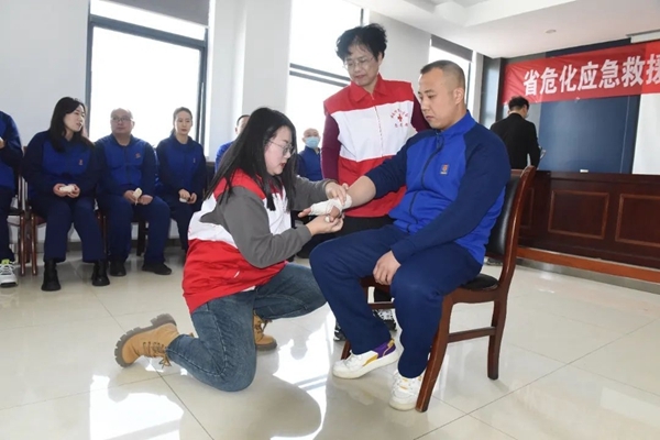 淮南市红十字会为危化救援队再训应急救护2