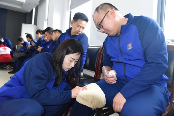 淮南市红十字会为危化救援队再训应急救护8