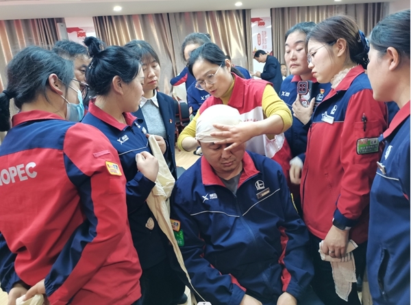 市红十字会为中石化职工再训应急救护14