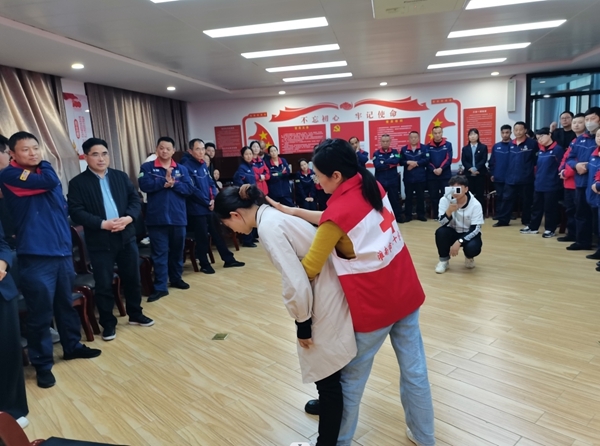 市红十字会为中石化职工再训应急救护15