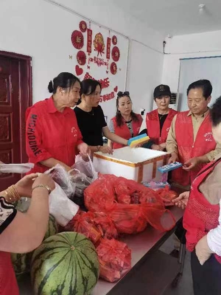 “淮小红”为“孤老”“留小”同过六一1
