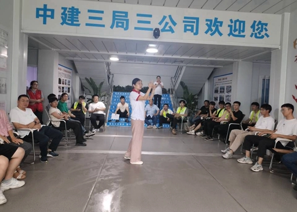 市红十字会送训上门为企业安全保驾护航1