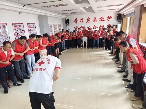 淮南市红十字会为“好司机”系牢安全带把好生命线10