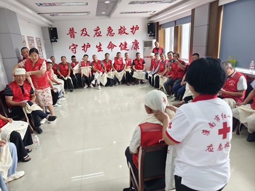 淮南市红十字会为“好司机”系牢安全带把好生命线5
