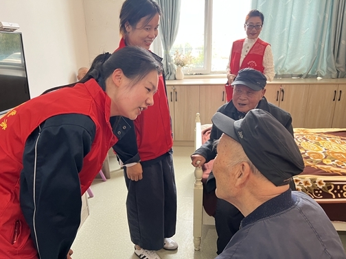 “淮小红”重阳献真情7