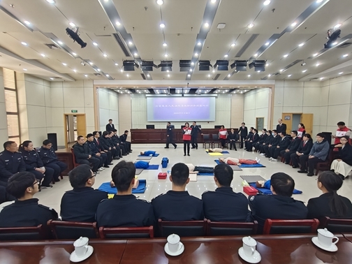 淮南市红十字会法院职工培训应急救护1