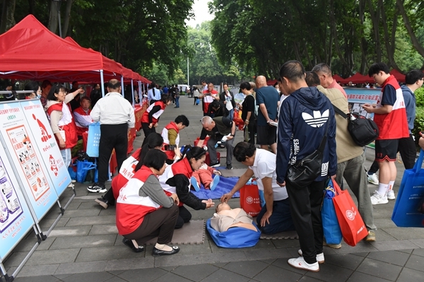 淮南市县红十字会开展防灾减灾宣传活动1