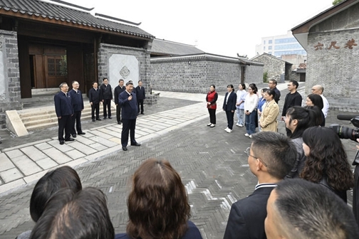 习近平在安徽考察时强调 发挥多重国家发展战略叠加优势 奋力谱写中国式现代化安徽篇章3