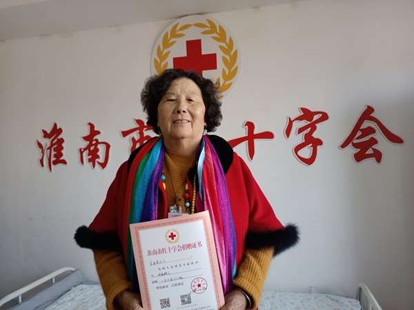 这位老人为什么“火”10