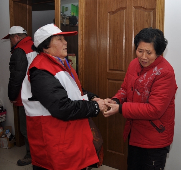 这位老人为什么“火”38