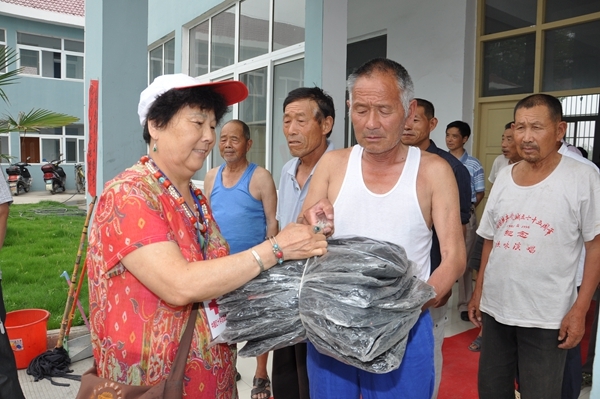 这位老人为什么“火”40