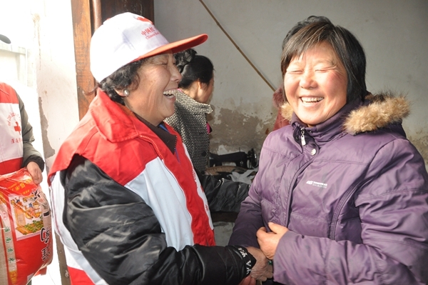 这位老人为什么“火”52