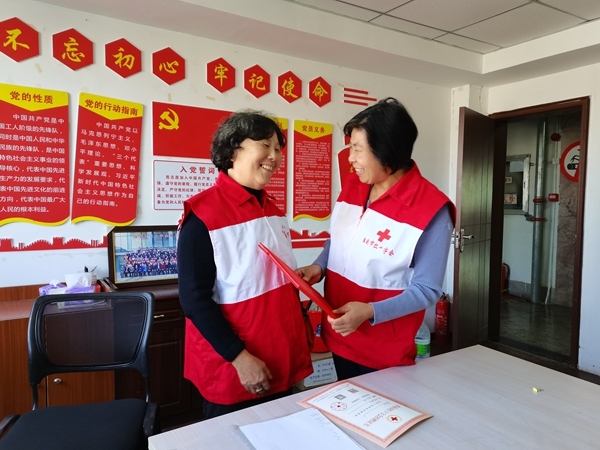 这位老人为什么“火”58