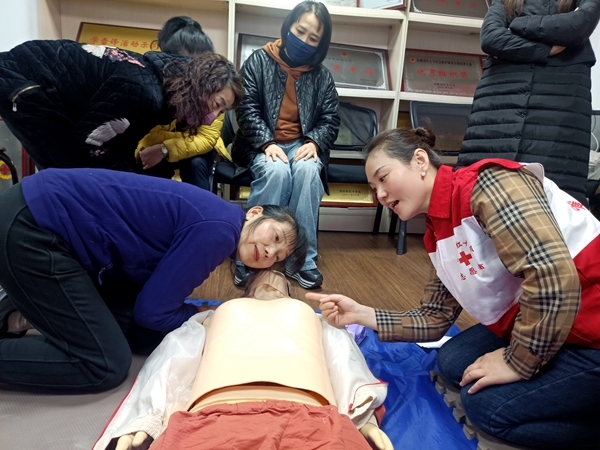 培训志愿者 锻炼新师资11