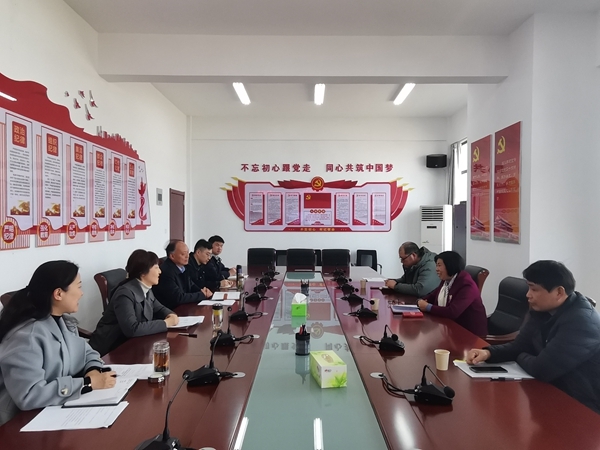 市红十字会与淮南卫校共商推进校红十字工作2