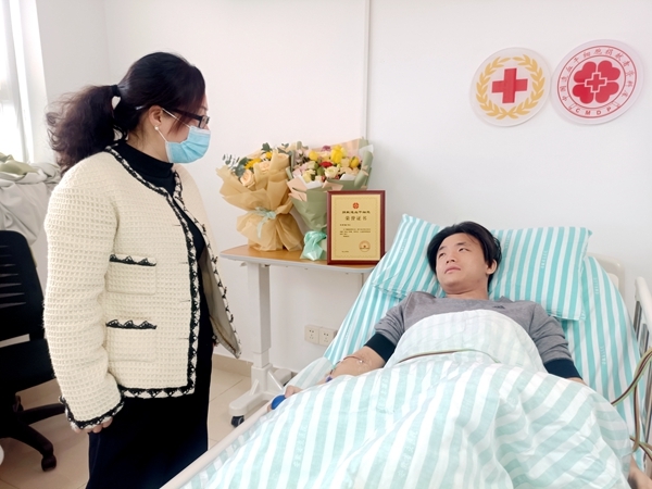 用生命的馈赠践行雷锋精神6