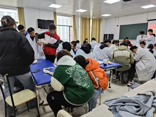 安徽理工大学开展救护员培训5