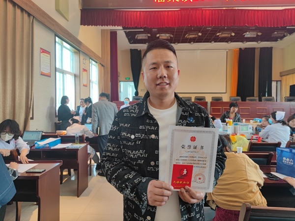 市红十字会持续献血采样走基层2