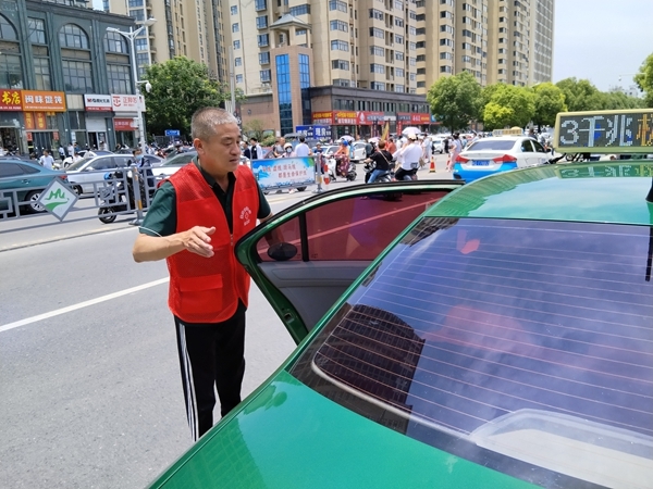 “淮小红”爱心护考温馨呵护学子赢得爱的回馈18