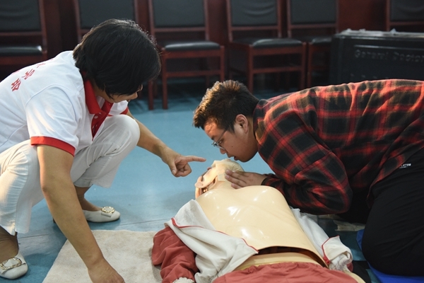 淮南联合大学举办首期红十字救护员培训班17