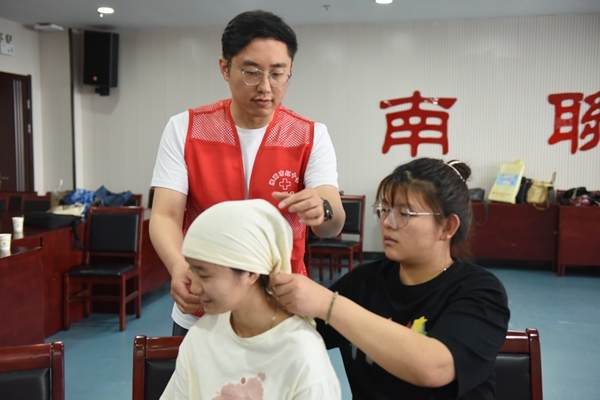 淮南联合大学举办首期红十字救护员培训班4