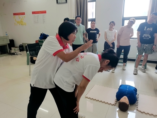 淮南市红十字会支持推进淮南师范学院救护培训