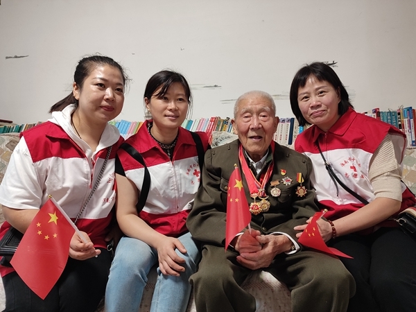 “淮小红”“双节”奉献忙67