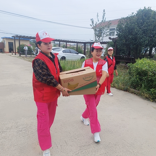 “淮小红”“双节”奉献忙21