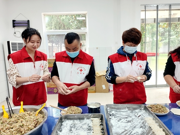 淮小红”致敬“火焰蓝”9