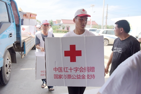 三员“淮小红”同获三季度市学雷锋志愿服务典型8