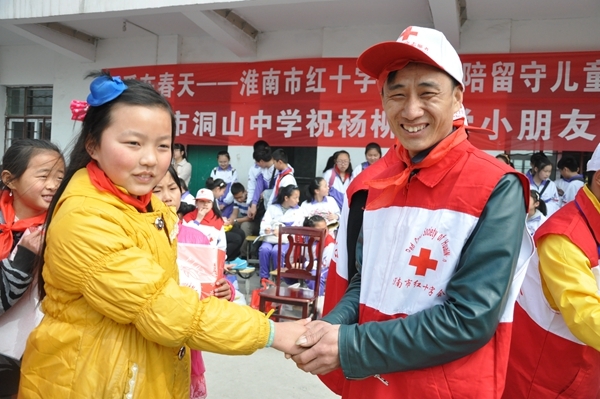淮南两名红十字志愿者获全国先进典型1