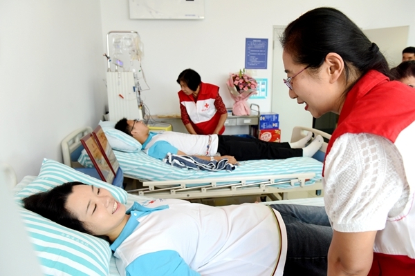 胡敏君,阳光女孩侠肝义胆捐“髓”救命25