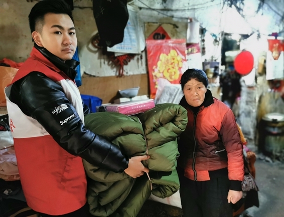 淮南市红十字会见习大学生因爱而动2