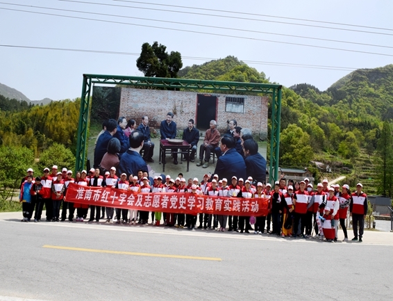 接受红色教育，传承红色精神12