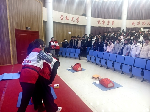 淮南市职业教育中心首期170余名救护员完成培训