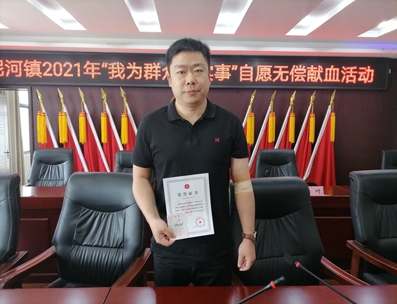 淮南市红十字志愿者连续开展献血采样服务13