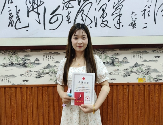 淮南市红十字志愿者连续开展献血采样服务14