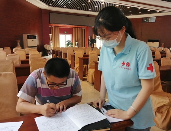 世界献血者日市红十字志愿者用热血和行动献礼6