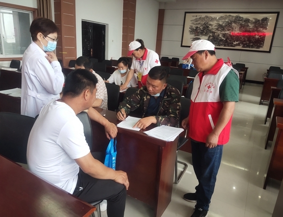 一天三场，潘集区红十字志愿服务队东奔西忙2