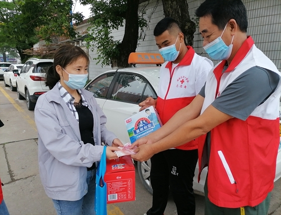 一天三场，潘集区红十字志愿服务队东奔西忙9