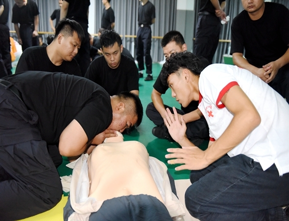 淮南市红十字会连续三年为特殊岗位辅警进行救护培训8