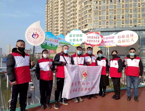 淮南市红十字志愿者葛永7年倾情为生命接力12