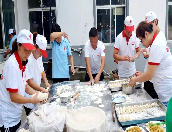 淮南市红十字志愿者葛永7年倾情为生命接力16