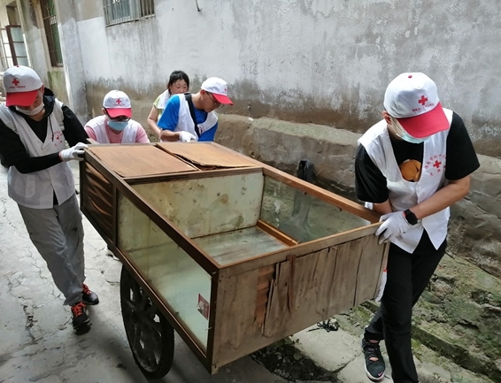 洪灾无情志愿者有爱1