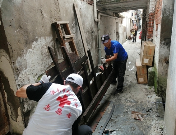 洪灾无情志愿者有爱10