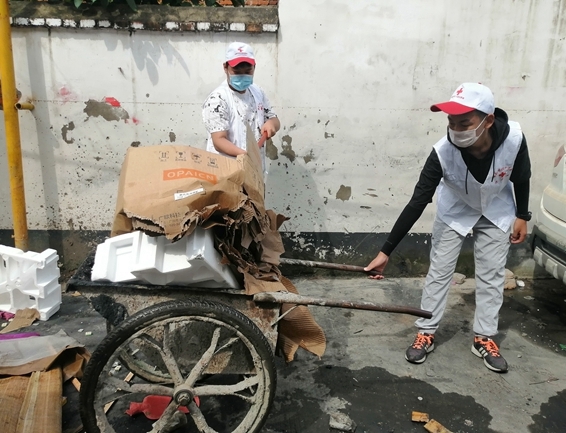 洪灾无情志愿者有爱15