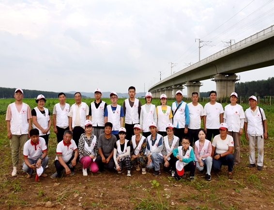 你奉献奋不顾身 我帮你毫不迟疑22