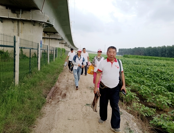 你奉献奋不顾身 我帮你毫不迟疑28